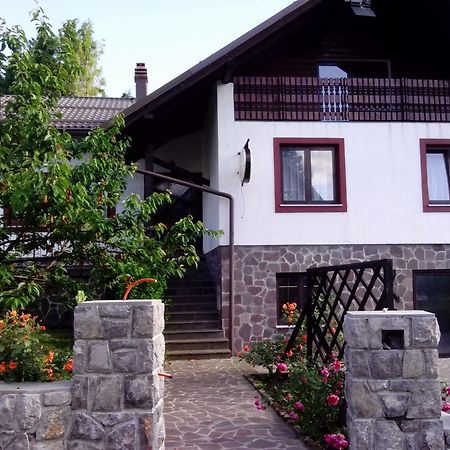 Guest House Ema Crni Lug Exterior foto