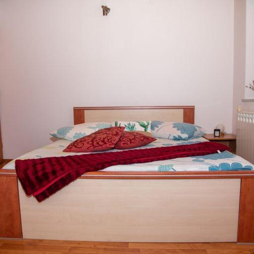 Guest House Ema Crni Lug Exterior foto
