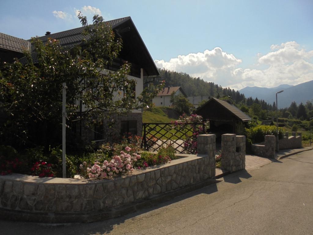Guest House Ema Crni Lug Exterior foto